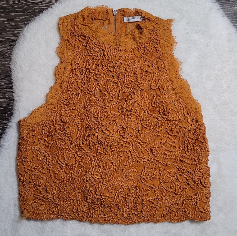 Zara Trafaluc Embroidered Lace Detail Sleeveless Top with Zipper Back - Picture 2 of 6